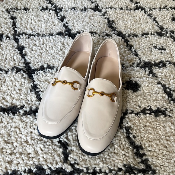 NWOT Beige Flats with buckle - Picture 2 of 7